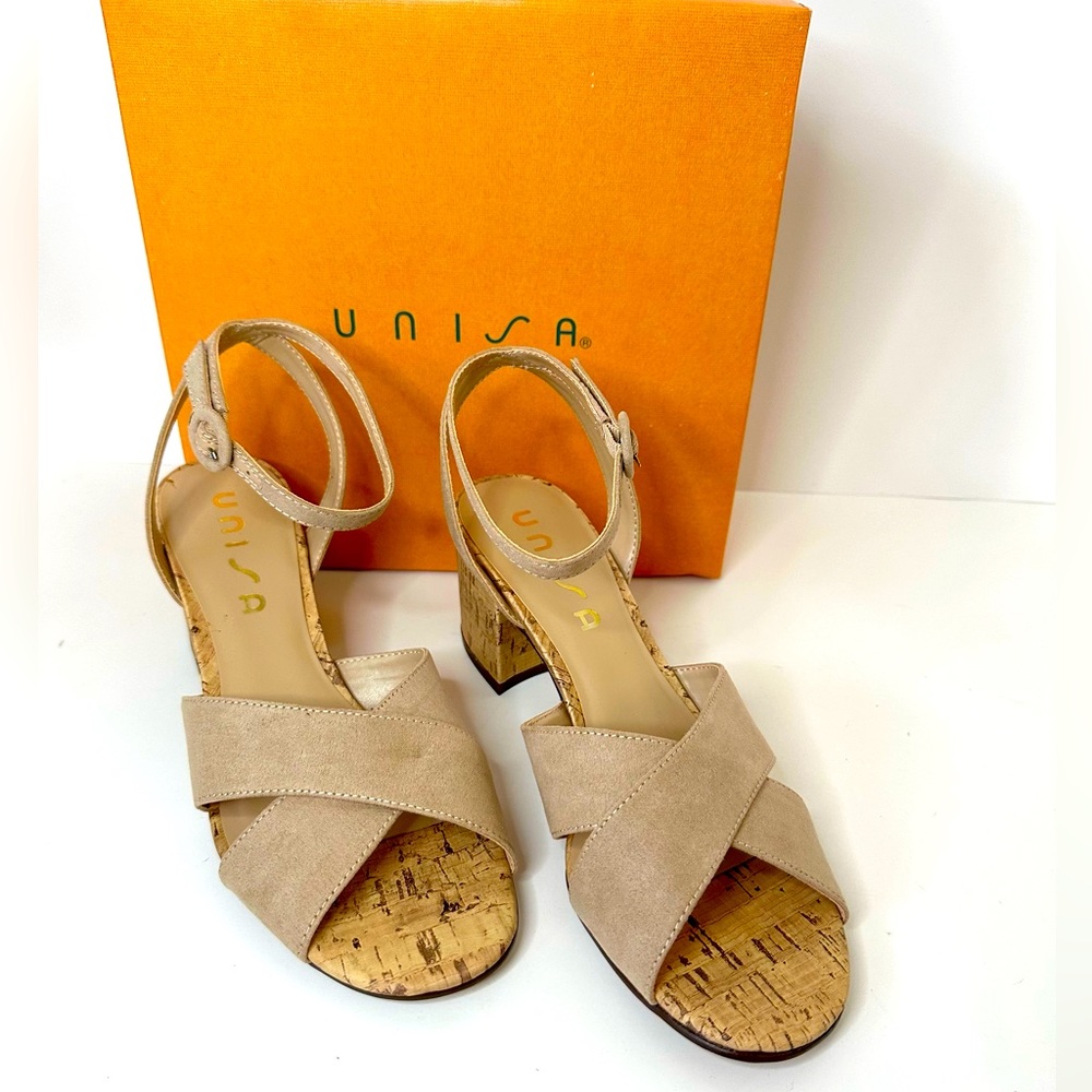 Open Toe chunky Heels Sandals - Beige